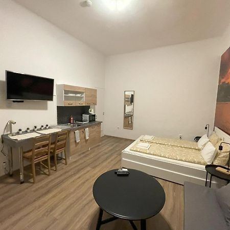 Mano Guesthouse บูดาเปสต์ ภายนอก รูปภาพ